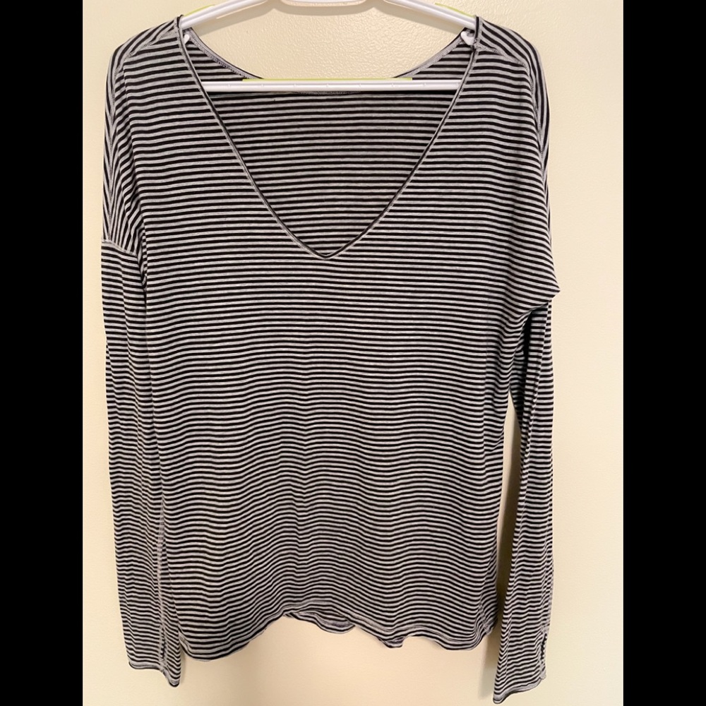 Women’s lululemon long sleeve loose tshirt size 10